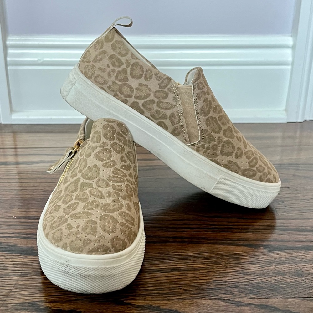 Girl’s Mia Leopard Print Zip Sneakers